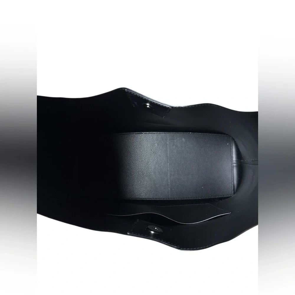 Minimal Black Leather Hobo Bag - Unbranded